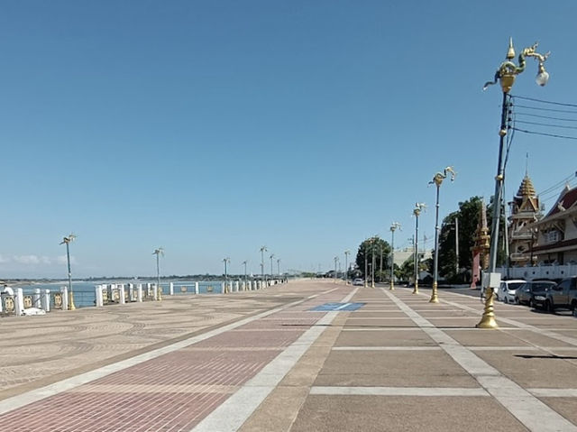 ลานพญานาคคู่ หนองคาย