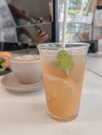 深井木系質感白色咖啡小店！