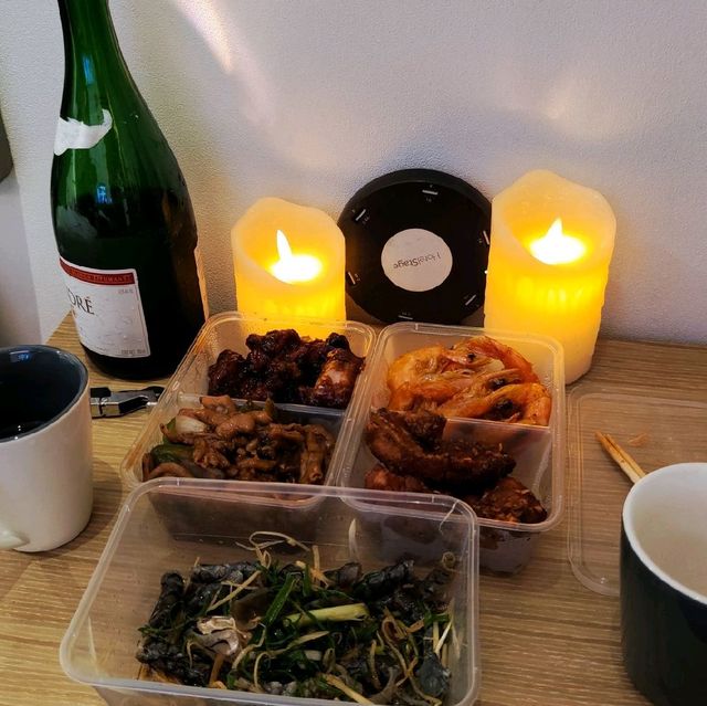 長龍兩餸飯店，排咗半小時至買😱好有鑊氣，東張西望也有介紹過㗎！
