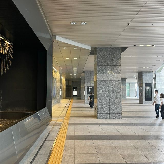 大阪駅　水の時計