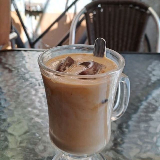 CAFE HUNTING @KLEPTOKRAT CAFE