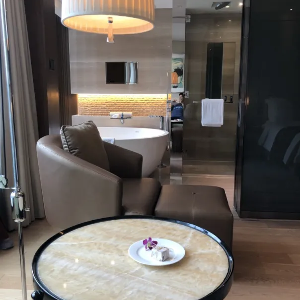 Mandarin Oriental Shanghai - Room Mandarin Oriental Shanghai - Room