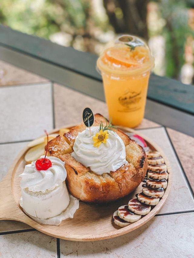  Café Laura สระบุรี