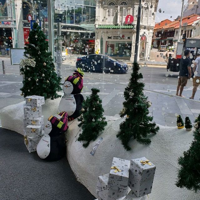 Giant Christmas Gift Box at Orchard Gateway
