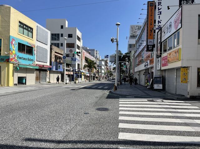 奇跡のワンマイル『国際通り』を散策〜♫