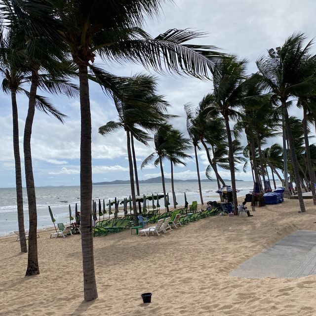 Famous beach for westerns - Jomtian Beach 