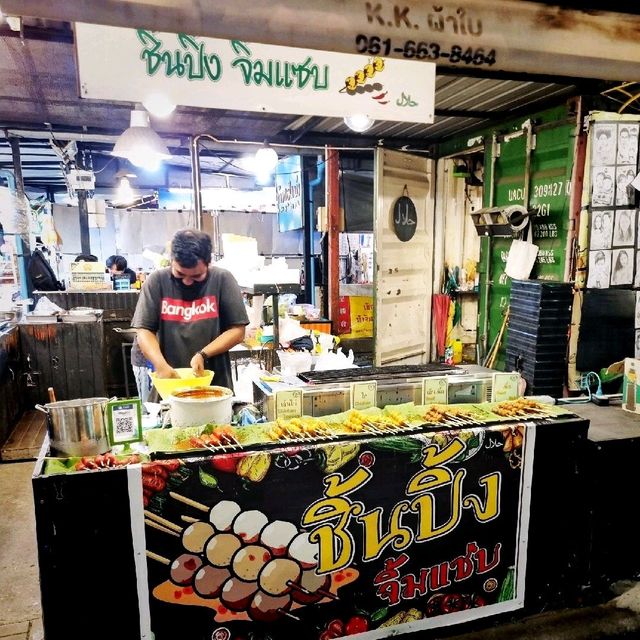 Popular Night Market Talad Rot Fai