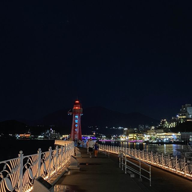 야경명소로 꼽히는 하멜등대