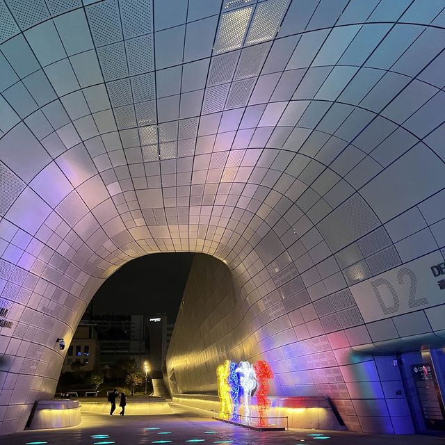 Beautiful night view at Dongdaemun plaza 