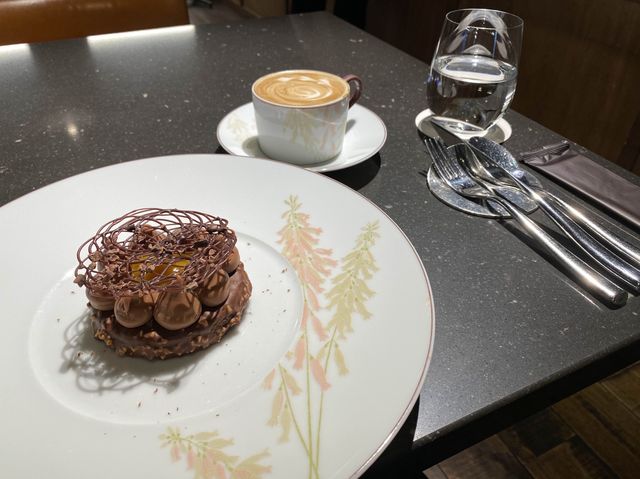 東京・日本橋。クリスマスショコラを贅沢に楽しむ『LE CHOCOLAT ALAIN DUCASSE 東京工房』