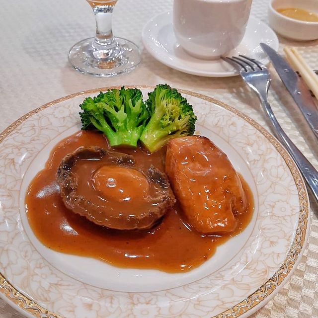 最平套餐都有鮑魚遼參｜陶源