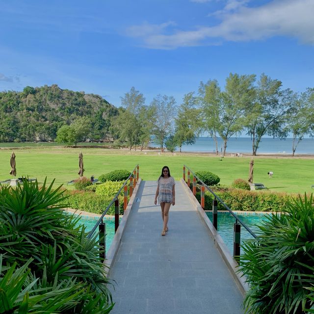 รีสอร์ทติดทะเล ใกล้อุทยานเขาสามร้อยยอด