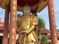 Wat Machimmaram (Sitting Buddha)