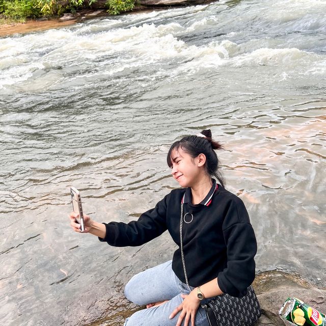 น้ำตกในอำเภอขุญหาญ จังหวัดศรีสะเกษ