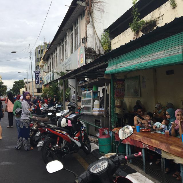 The best ‘Roti Canai Banjir’ in town!