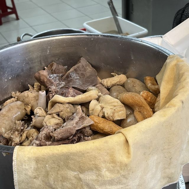基隆有名的老店-孝三路大腸圈！