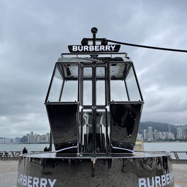 Burberry冬日限定打卡點❤️尖沙咀海旁溜冰場