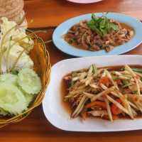 คุณหนึ่งฤทัย ไก่ย่างเขาสวนกวาง 