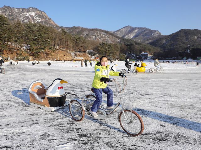 포천 산정호수 썰매장 펭귄탈까? 오리탈까?