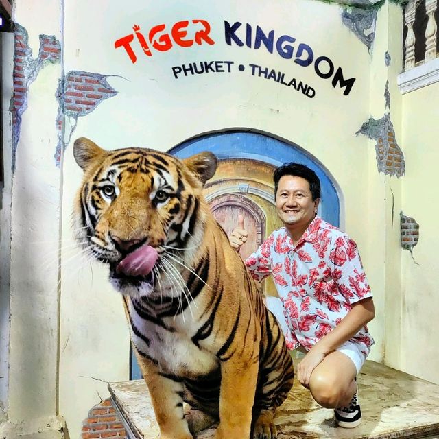 Hugging New Beastie in Tiger Kingdom Phuket.