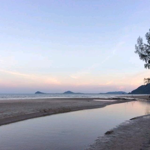 เย็นๆ เดินเล่นหาดอรุโณทัย