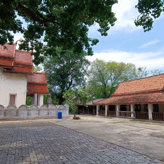 วัดเขาแก้ววรวิหาร วัดโบราณบนยอดเขา อ.เสาไห้