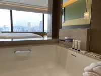 一起感受GrandHyatt君悦酒店維港180度套房是怎樣的！