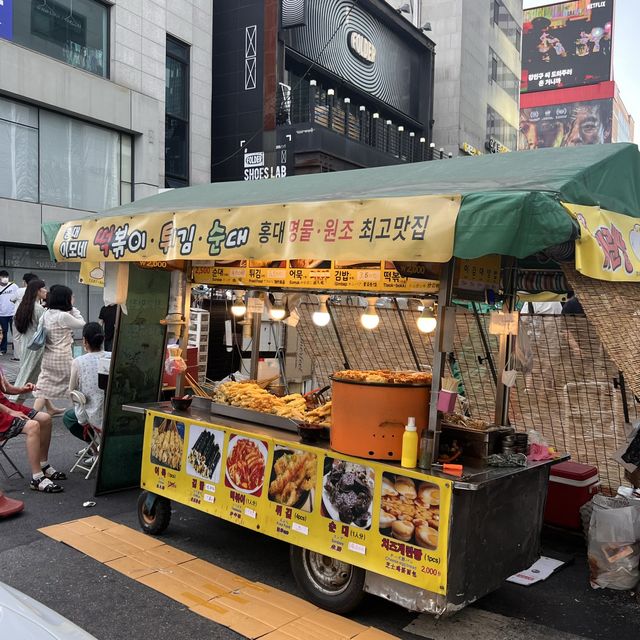 韓国/ソウル【弘大】若者の街弘大(ホンデ)の街並み
