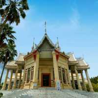 หลวงพ่อโตองค์ใหญ่ (วัดหลวงพ่อโต สีคิ้วโคราช) 