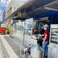 ข้าวหมูแดง หมูกรอบ ร้านเด็ด