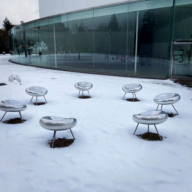 【石川】雪景色の金沢21世紀美術館