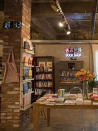 제주 애월 조용한 책방카페,동경앤책방📚