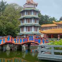 Extraordinary park, Haw Par Villa