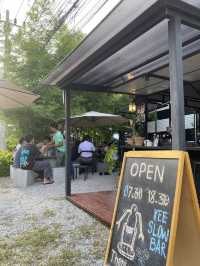 yee slowbar คาเฟ่ชิลเมืองยี่งอ