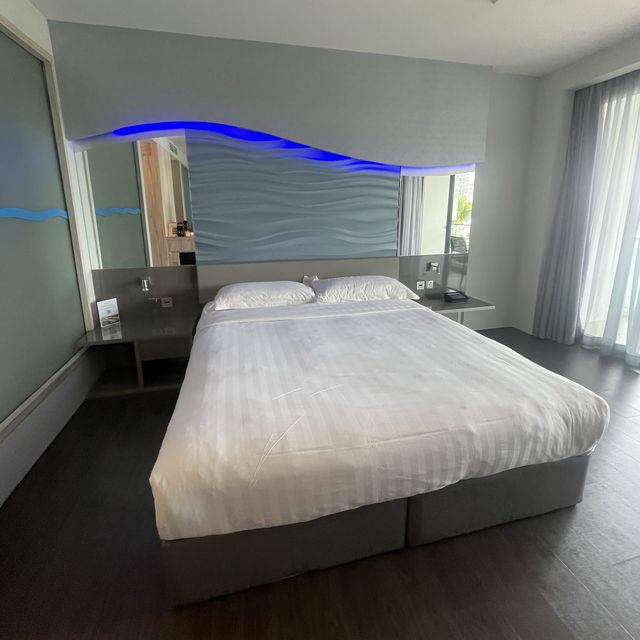 one deg 15 marina hotel stay