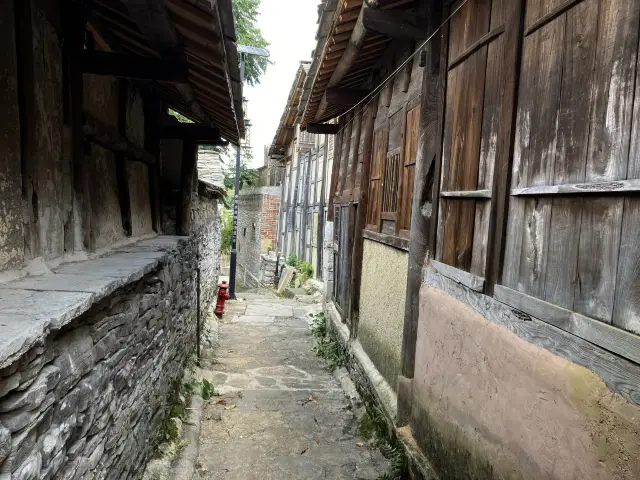 Old traditional corridors in Zhenshan Village
