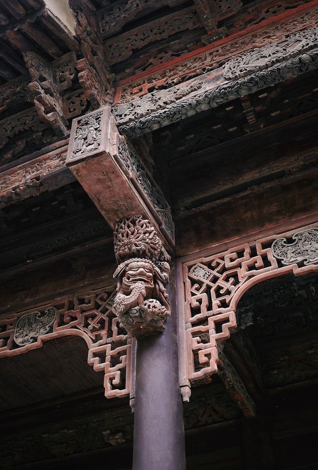 The three sculptures in the Chenghuang Temple in Shaoxing Shengzhou are truly stunning, worthy of being the number one building in Xishan.