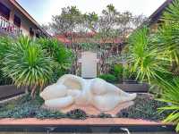 Anantara Suite at Angkor Wat Resort is so beautiful! Let's also visit the Queen's Palace in the afternoon.