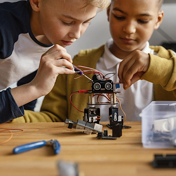 STEM AI and Robotics for Kids at DIC | 231 S State St