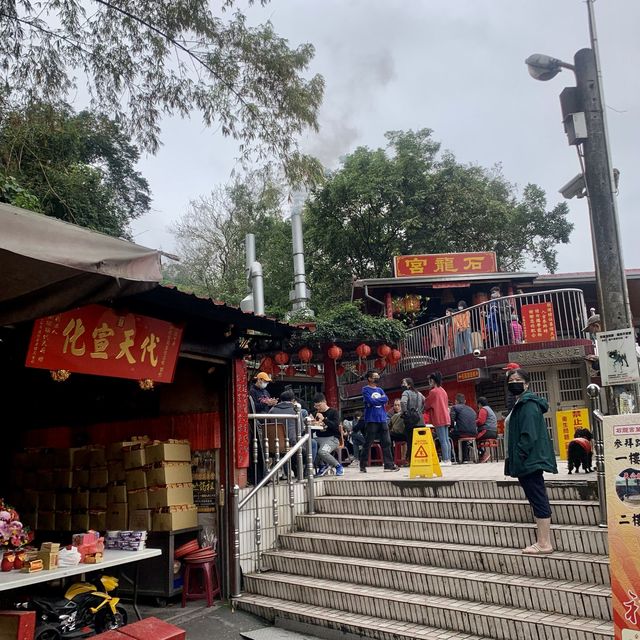 南投中寮｜只有這一間～泡麵土地公！泡麵是唯一供品～