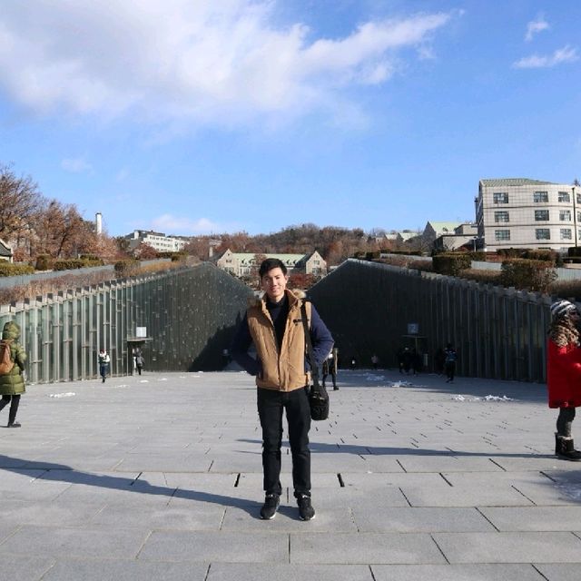 EWHA WOMANS UNIVERSITY​ มหาวิทยาลัยวิวสวย​ตึกเก๋