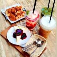 พาไป คาเฟ่ กล้วยไม้ นครปฐม