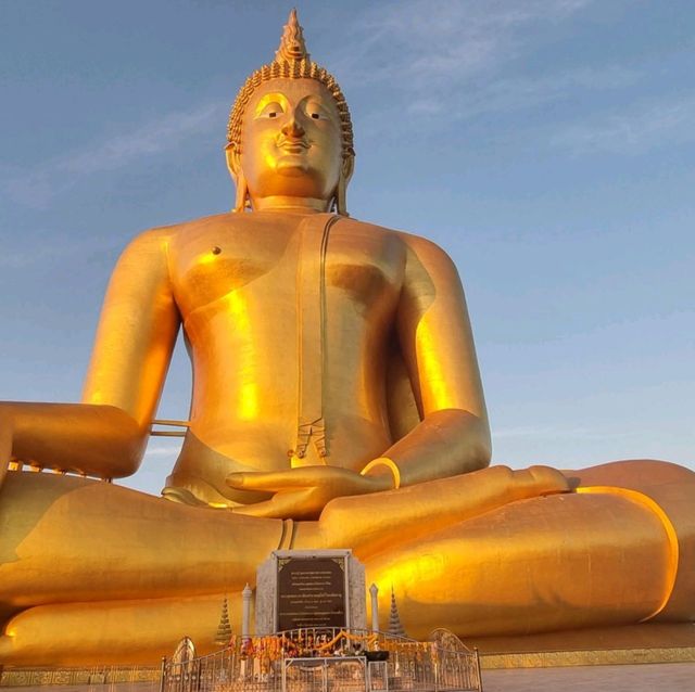 วัดม่วง จังหวัดอ่างทอง