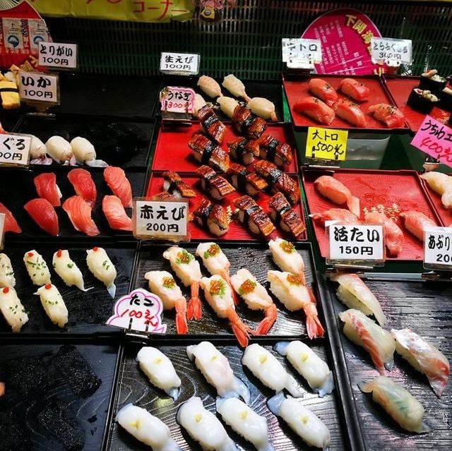 海豚天堂🐬人氣熱點@海鮮屋台街🎏 新鮮生魚片握壽司🍣