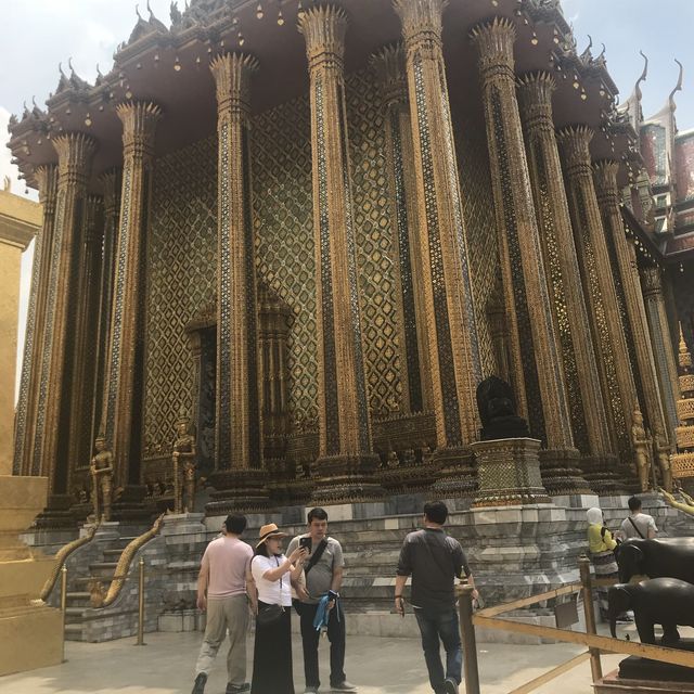 태국 여행에 사원을 가고싶다면, 왓아룬보다 프라께우🪷