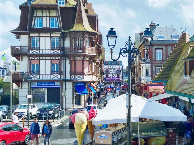 【🇫🇷・エトルタ】エトルタの町並み　🚶