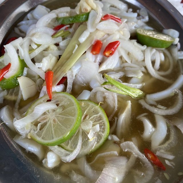 Fresh and delicious seafood Pasir Penambang