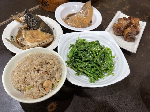 鮮魚鱻蝦肉飯虱目魚專門店！