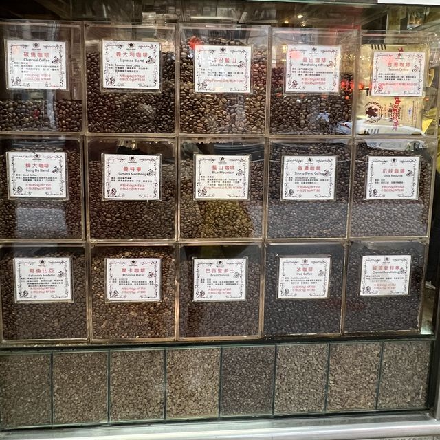 台北西門町｜66年咖啡店：峰大咖啡，有販售各式咖啡器材、咖啡豆、茶點