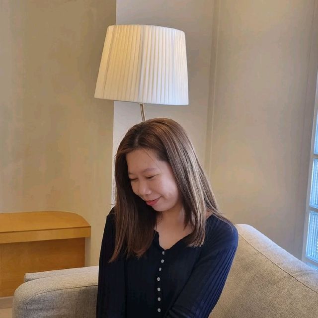 갤러리 같은 힙한 '진주 노드 카페'